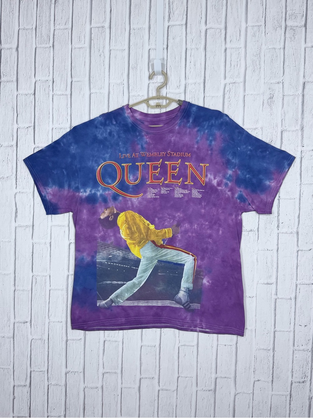 🎤 Queen 100% COTTON Live at Wembley Stadium Tie Dye Graphic Band Tee XL